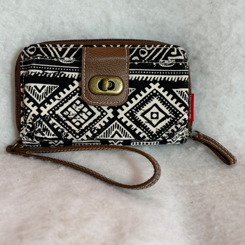 Union Bay Aztec Elephant Print Wallet Wristlet Clutch Purse Western Boho Design